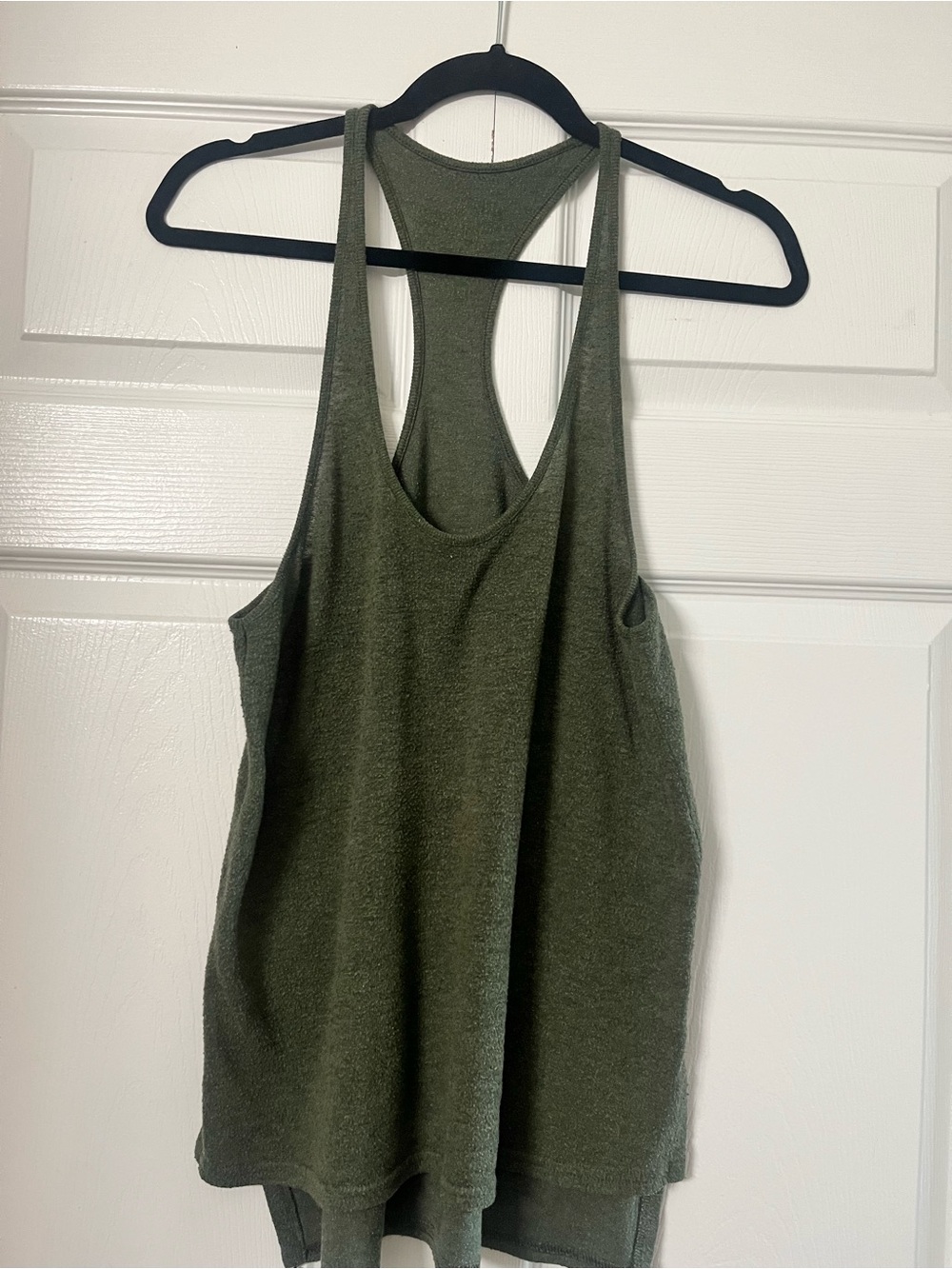 ALO Yoga women’s  Olive Tank with Racerback
